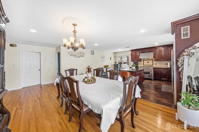 13 W 5th Avenue, Linden, NJ 07036