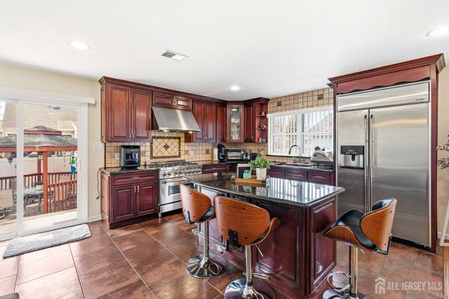 13 W 5th Avenue, Linden, NJ 07036
