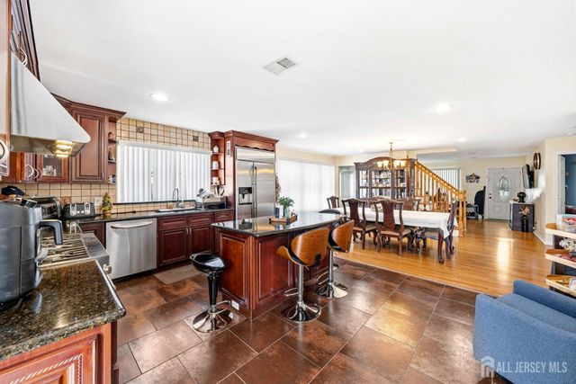 13 W 5th Avenue, Linden, NJ 07036