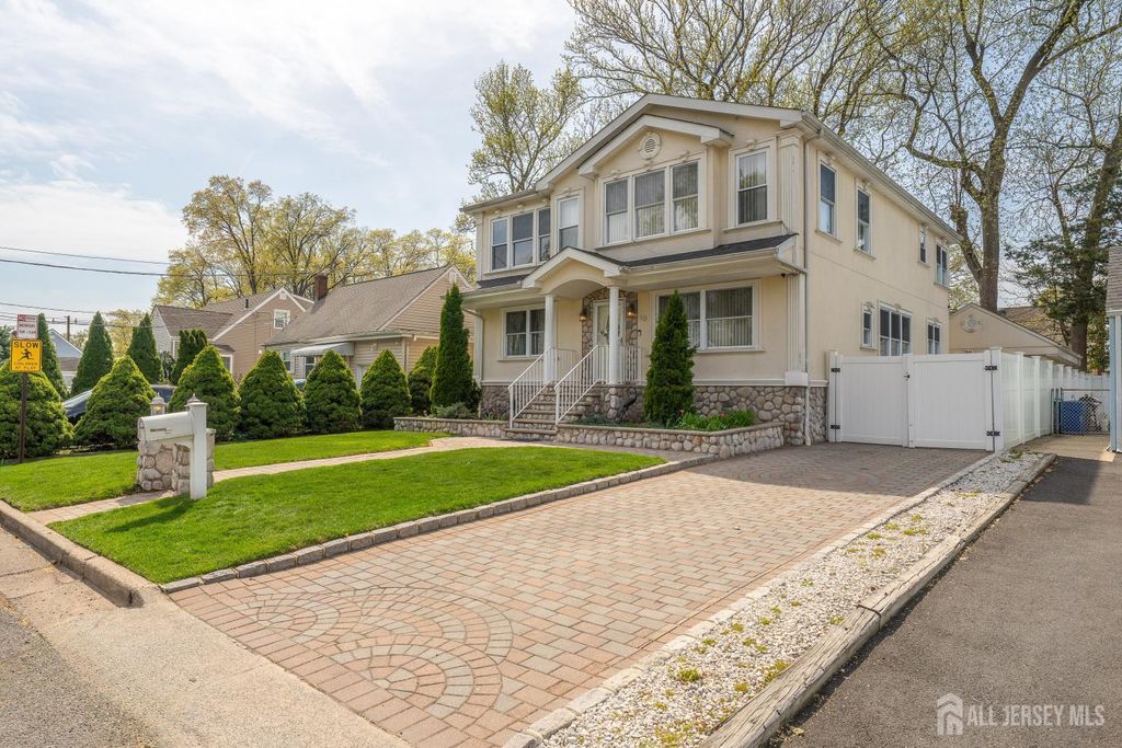 13 W 5th Avenue, Linden, NJ 07036