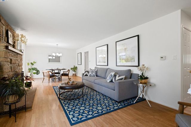 332 MAVIS DRIVE, Pleasanton, CA 94566