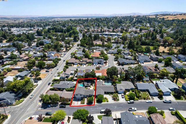 332 MAVIS DRIVE, Pleasanton, CA 94566