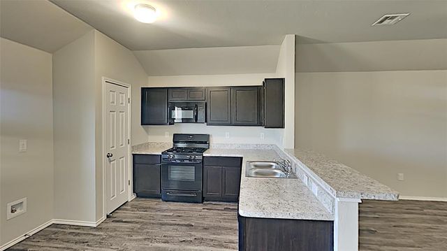 10001 Ruger Road, Yukon, OK 73099