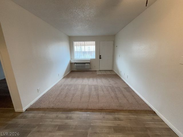 4955 JEFFREYS Avenue 212, Las Vegas, NV 89119