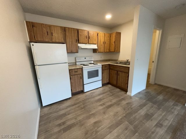 4955 JEFFREYS Avenue 212, Las Vegas, NV 89119