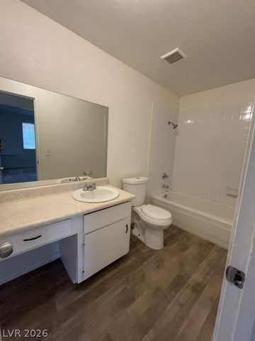 4955 JEFFREYS Avenue 212, Las Vegas, NV 89119