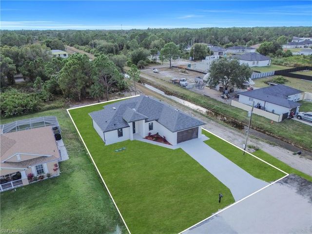 3211 58th ST W, Lehigh Acres, FL 33971