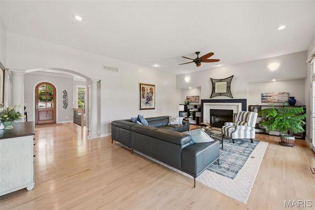 3105 Bear View Court, Wentzville, MO 63385
