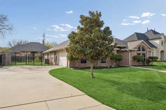 2741 Naples Drive, Hurst, TX 76054