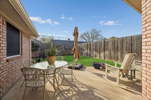 2741 Naples Drive, Hurst, TX 76054