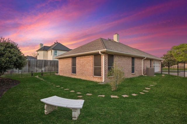 2741 Naples Drive, Hurst, TX 76054