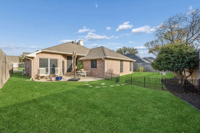 2741 Naples Drive, Hurst, TX 76054
