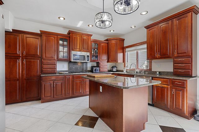 13643 Grant Street, Crown Point, IN 46307