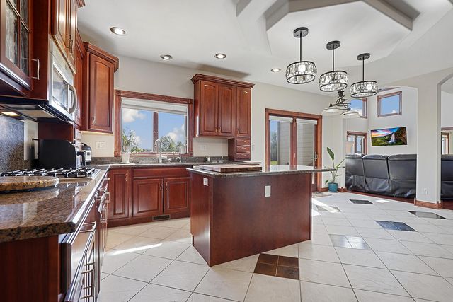 13643 Grant Street, Crown Point, IN 46307