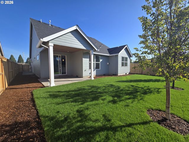 447 Sw 15th Ave, Canby, OR 97013
