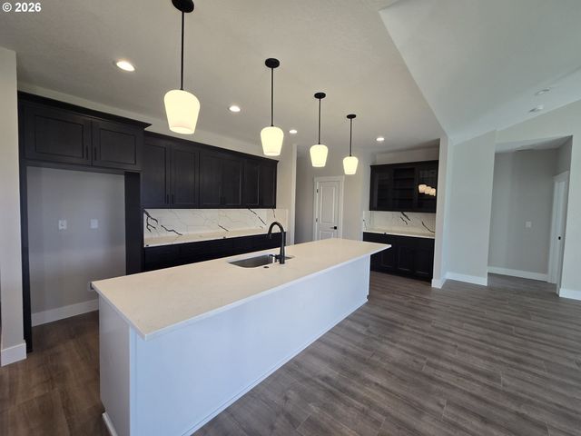 447 Sw 15th Ave, Canby, OR 97013