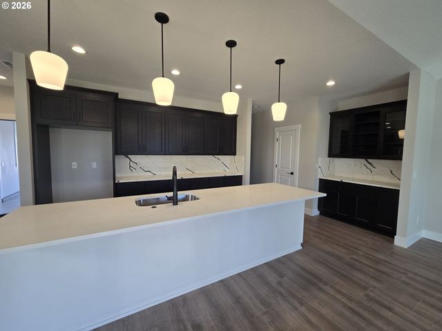 447 Sw 15th Ave, Canby, OR 97013