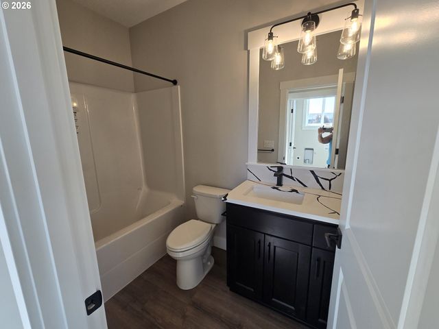 447 Sw 15th Ave, Canby, OR 97013