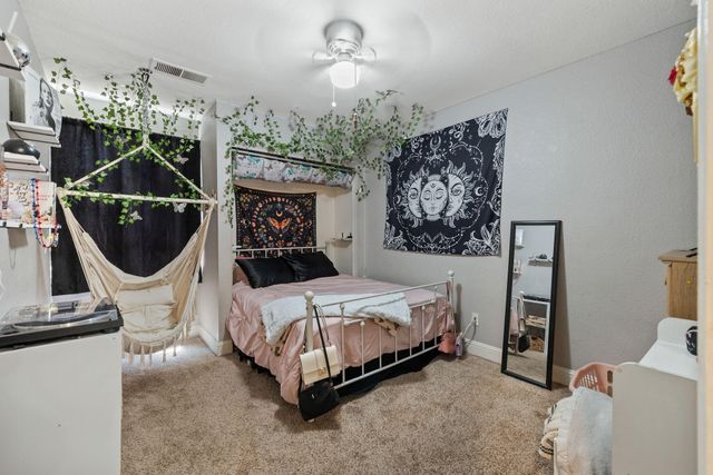 1276 Pepperwood Street, Tulare, CA 93274