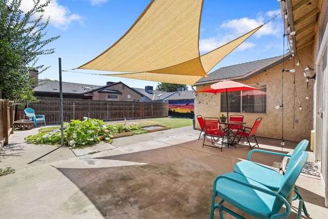 1276 Pepperwood Street, Tulare, CA 93274