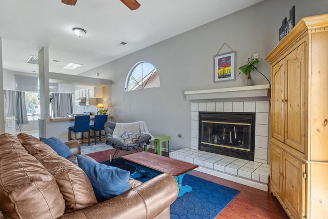 1276 Pepperwood Street, Tulare, CA 93274
