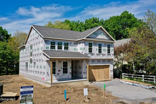 13 Bowman Street, Saratoga Springs, NY 12866