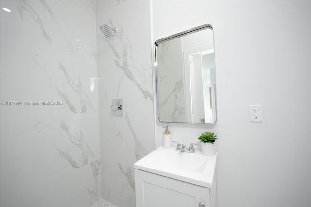 238 NW 2nd St 6, Florida City, FL 33034