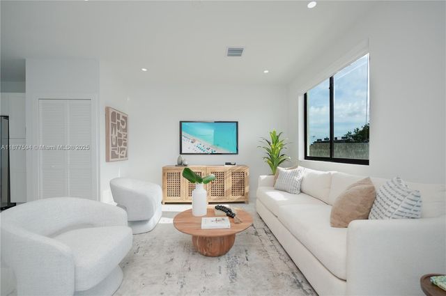 238 NW 2nd St 6, Florida City, FL 33034