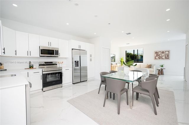 238 NW 2nd St 6, Florida City, FL 33034