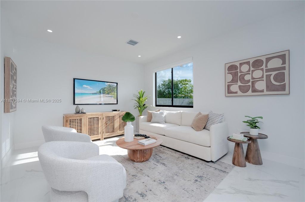 238 NW 2nd St 6, Florida City, FL 33034