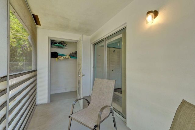 3120 Cynthia Lane 207, Lake Worth Beach, FL 33461