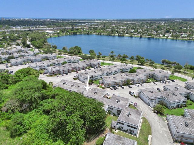 3120 Cynthia Lane 207, Lake Worth Beach, FL 33461