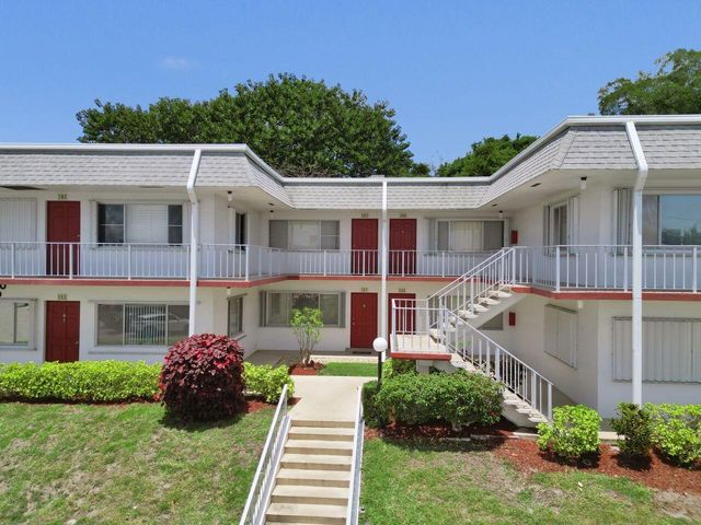 3120 Cynthia Lane 207, Lake Worth Beach, FL 33461