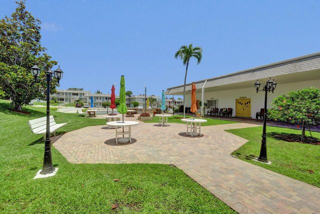 3120 Cynthia Lane 207, Lake Worth Beach, FL 33461