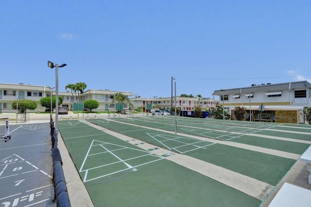 3120 Cynthia Lane 207, Lake Worth Beach, FL 33461