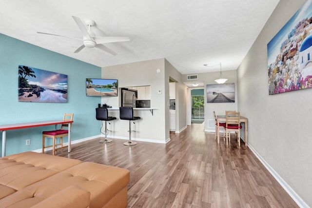 3120 Cynthia Lane 207, Lake Worth Beach, FL 33461