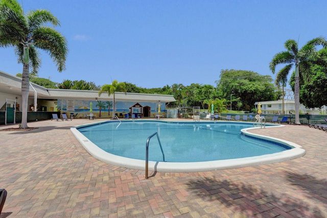 3120 Cynthia Lane 207, Lake Worth Beach, FL 33461