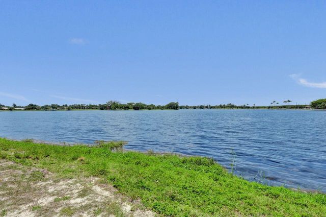 3120 Cynthia Lane 207, Lake Worth Beach, FL 33461