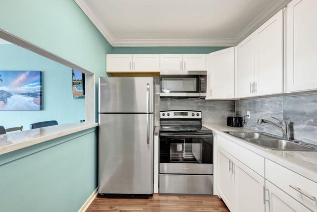 3120 Cynthia Lane 207, Lake Worth Beach, FL 33461