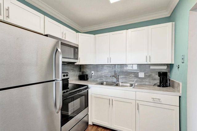 3120 Cynthia Lane 207, Lake Worth Beach, FL 33461