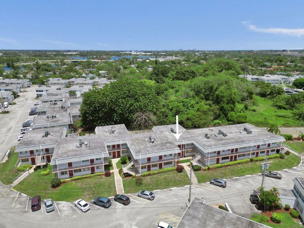 3120 Cynthia Lane 207, Lake Worth Beach, FL 33461