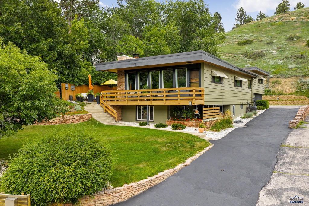 1330 ST CLOUD ST, Rapid City, SD 57701