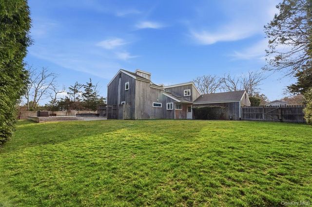 24 Liberty Street, Westhampton Beach, NY 11978