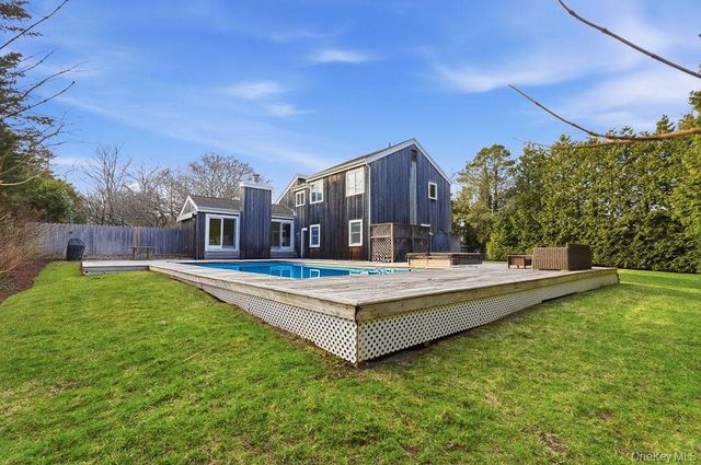 24 Liberty Street, Westhampton Beach, NY 11978