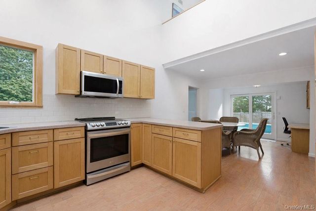 24 Liberty Street, Westhampton Beach, NY 11978