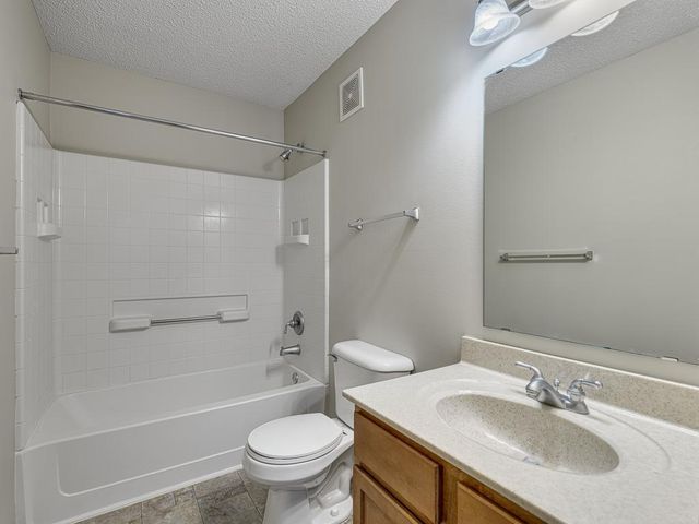 4646 Blaylock Way 3502, Inver Grove Heights, MN 55076