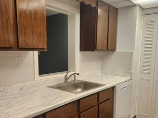 55 Greentree Ln 27, Weymouth, MA 02190