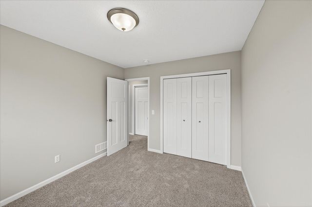 1002 Brandenburg Circle, Waverly, MN 55390