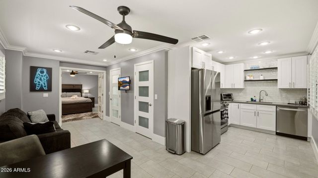 6715 E MONTECITO Avenue, Scottsdale, AZ 85251