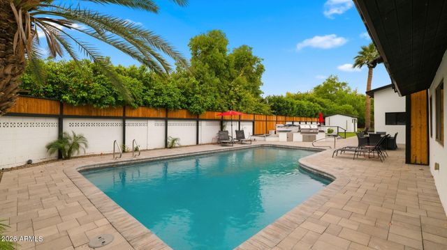 6715 E MONTECITO Avenue, Scottsdale, AZ 85251